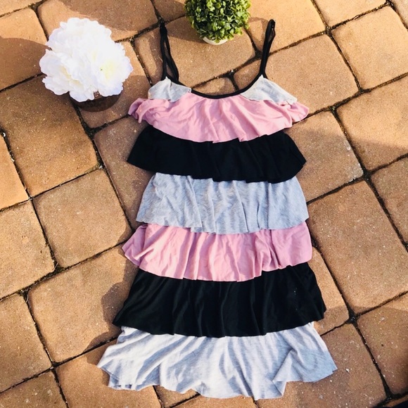 Women’s pink and black tiered dress - Picture 4 of 4